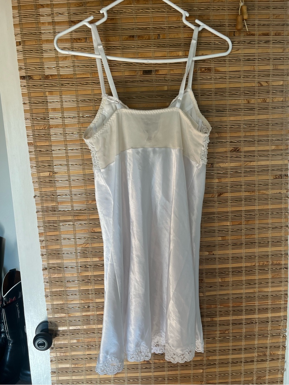 Victoria’s Secret white satin slip dress with beads, lace, and pearls 90s - Picture 4 of 16